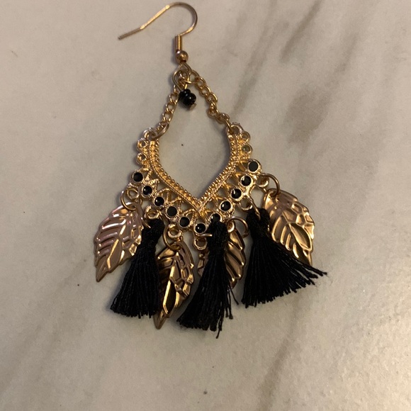 🦩SALE PICK 4 for $20 Long Gold Black Leaf Color Boho Gypsy Earrings - Picture 2 of 4